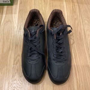 New brown leather puma sneakers